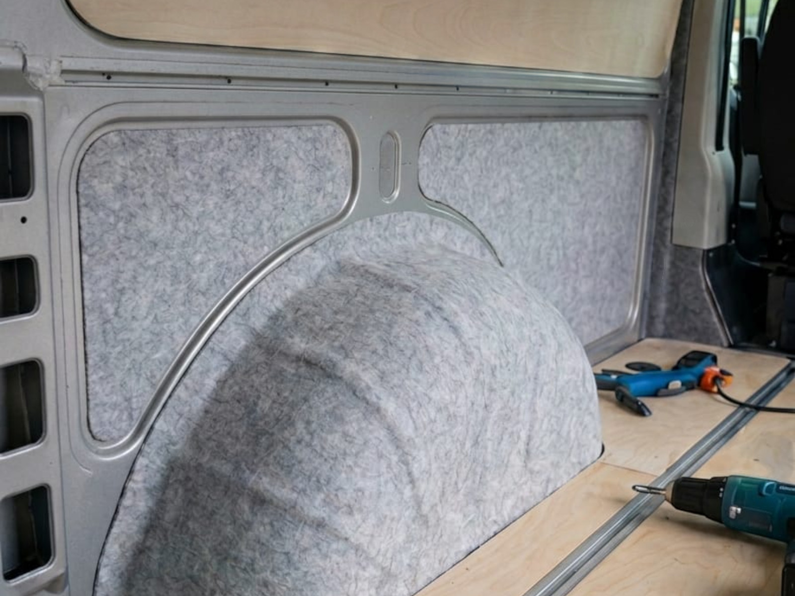 Tapis en feutre VANUE pour camping-car, GRIS FONCÉ, autocollant, épaisseur 2,5 mm, 1 m, largeur 1,2 m.