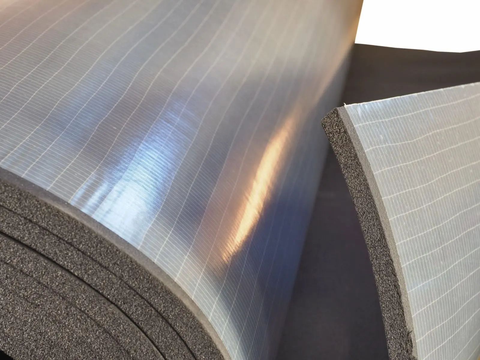 Plaque VANUE® INSULATE de 10 mm découpée au mètre carré.